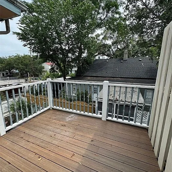 114 W Henry St #B — Photo 10