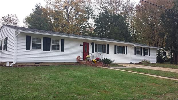 1st image of 1223 Pine Ave