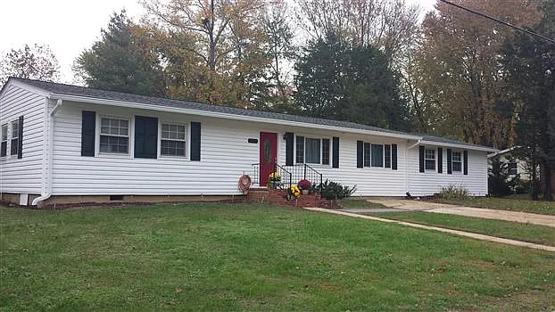 1223 Pine Ave photo 1