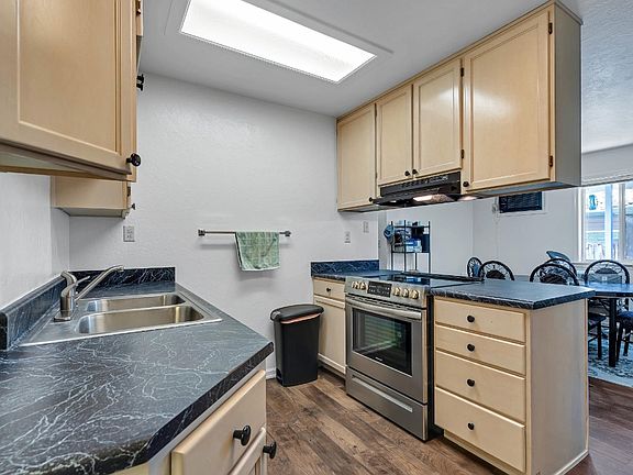 4th image of 111 & 121 S Dewitt Way