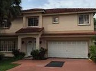 8982 NW 187th St, Hialeah, FL 33018