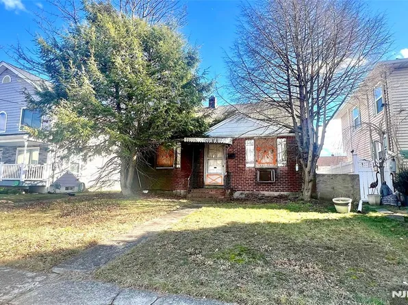 248 Rudolph Ave, Elmwood Park, NJ 07407