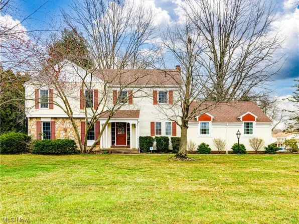 3883 Troon Dr, Uniontown, OH 44685