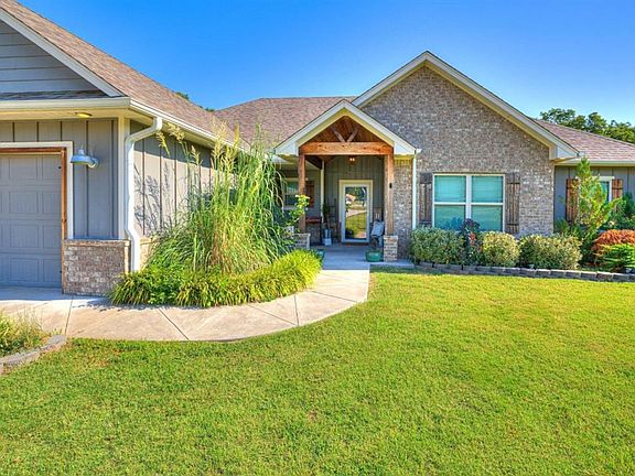 3rd image of 43686 Hunters Hill Dr