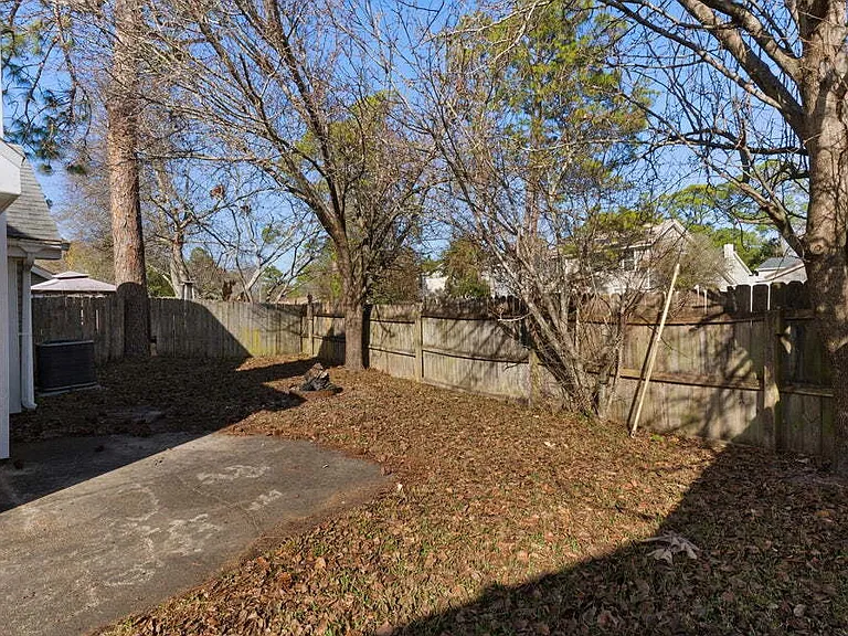 1819 Heartland Dr — Photo 24