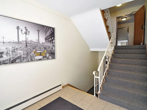 Essex Green Apartments, 8330 Fremont Ave S #A5800efc2, Minneapolis, MN 55420