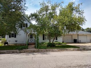 301 3rd Ave, Armstrong, IA 50514