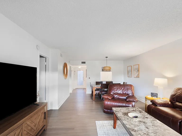 20 Abbey Ln #102 — Photo 4