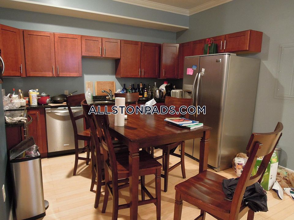 2nd image of 9 Gardner St #U5t