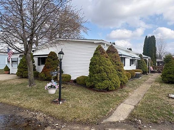 3rd image of 102 Bobolink St