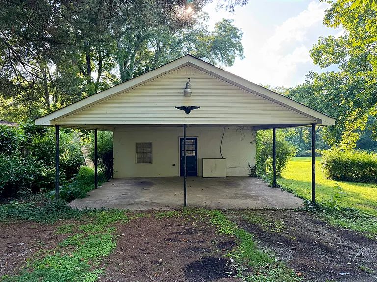 422 Eddy Ln — Photo 11