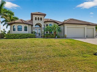 1236 NE 40th St, Cape Coral, FL 33909