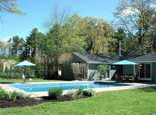 345 Love Ln, Warwick, RI 02886