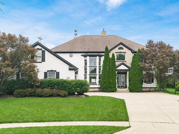 204 Oakwood Ct, Westerville, OH 43081