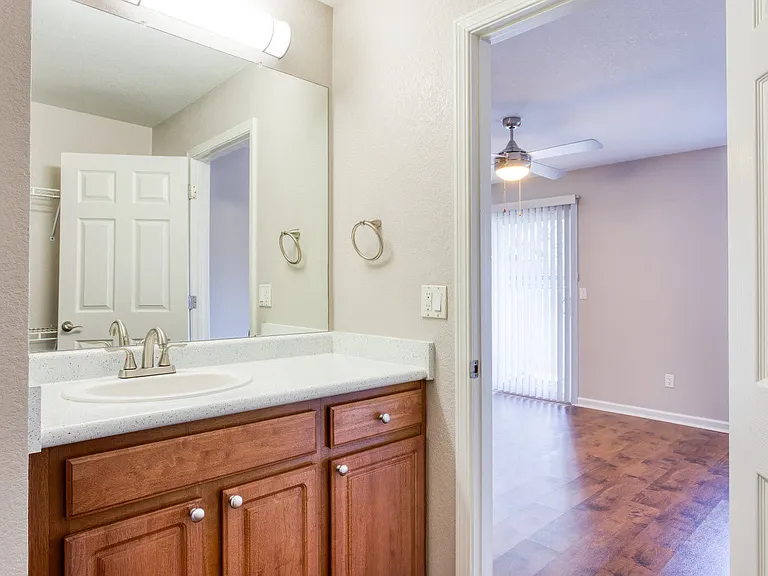 IMT Pleasant Hill — Photo 16