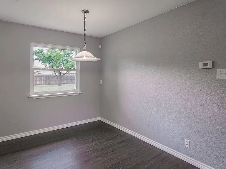309 Jeanette Dr — Photo 8