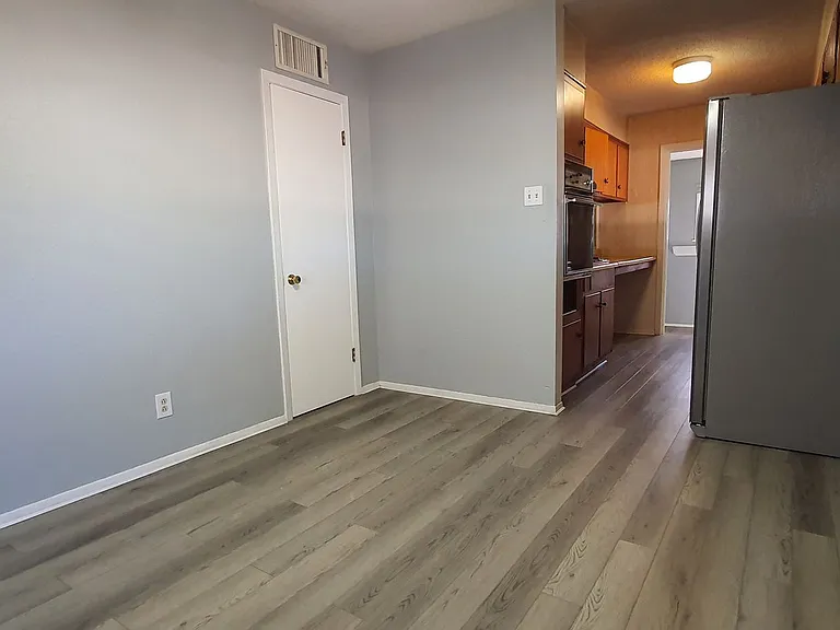 2791 Oxford Ave — Photo 24