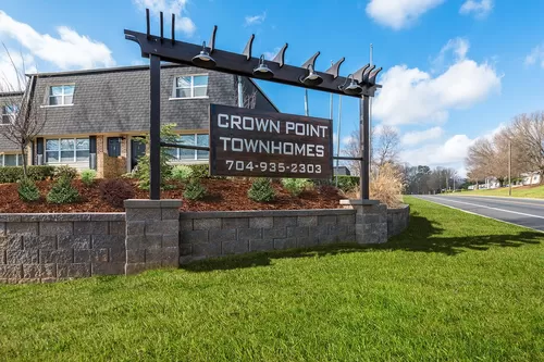 Crown Point Townhomes Photo 1