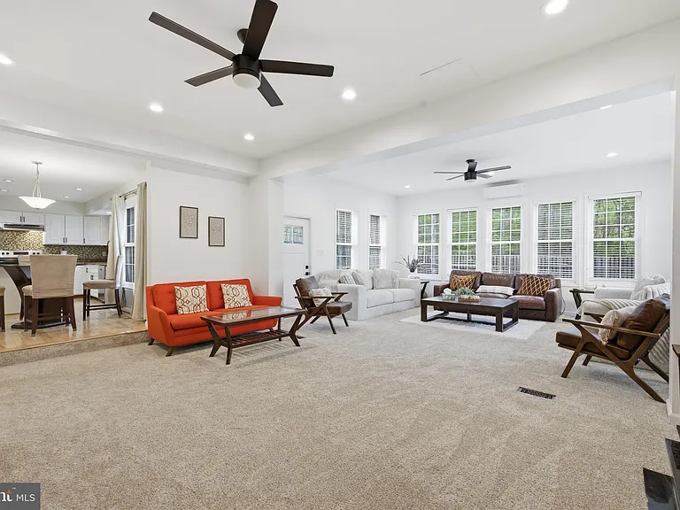 8664 Pohick Forest Ct — Photo 18