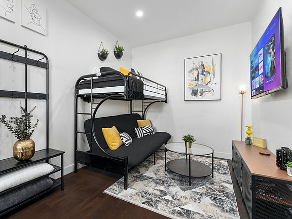 2nd image of 720 Queenstown Ct #1/2