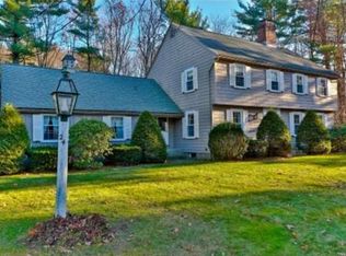 24 Grey Ln, Lynnfield, MA 01940