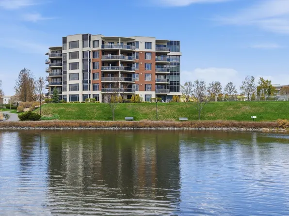 1072 Rue Charcot #203, Boucherville, QC J4B 0C2