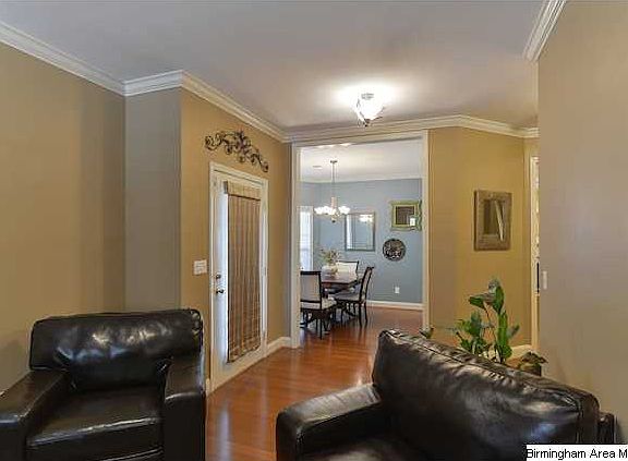 4th image of 400 Highland Cove Dr