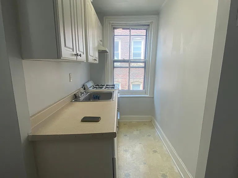 4420 Osage Ave #2R — Photo 6