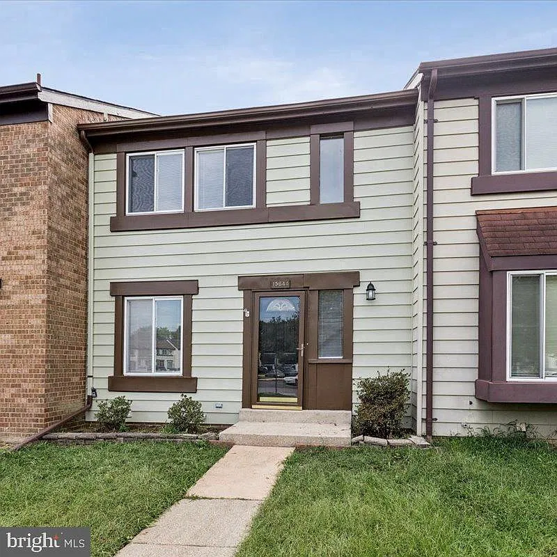 3 bed, 2.5 bath, 1560 sqft, $2,500 — Photo 1