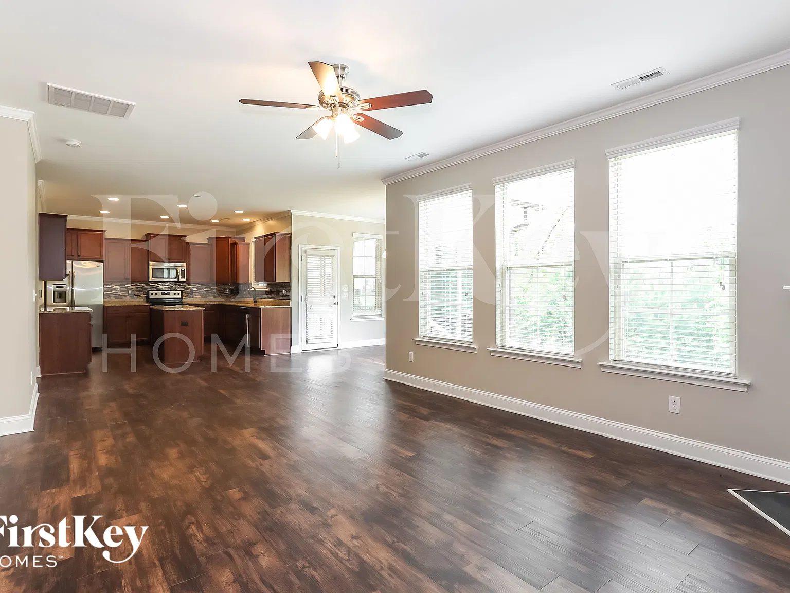 3 bed, 2.5 bath, 2257 sqft, $2,455 — Photo 4