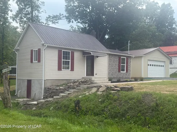392 Lehman Outlet Rd, Dallas, PA 18612