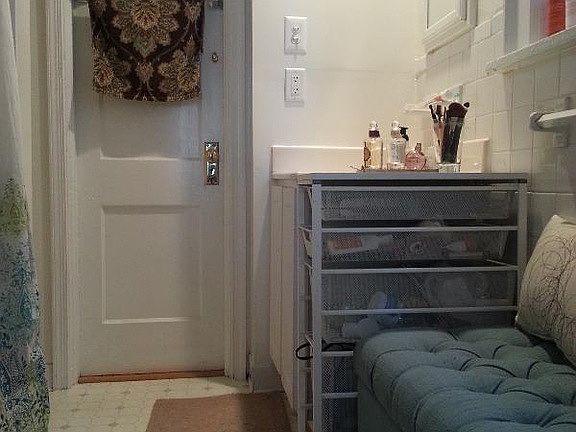 2nd image of 315 N Boulevard APT 2