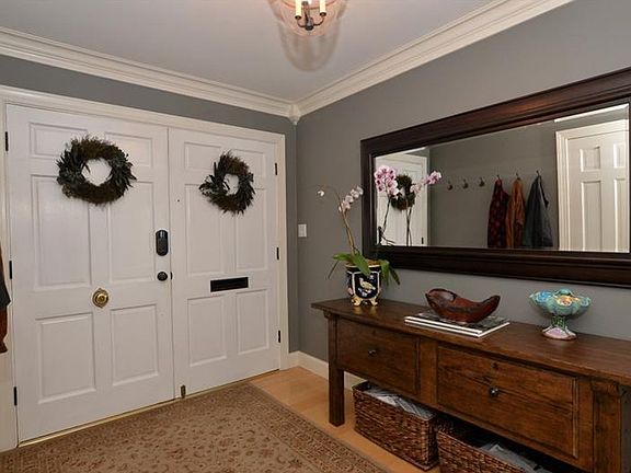 2nd image of 1121 Covewood Trl