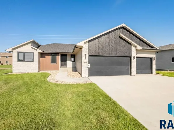 5613 S Spirea Ave, Sioux Falls, SD 57108