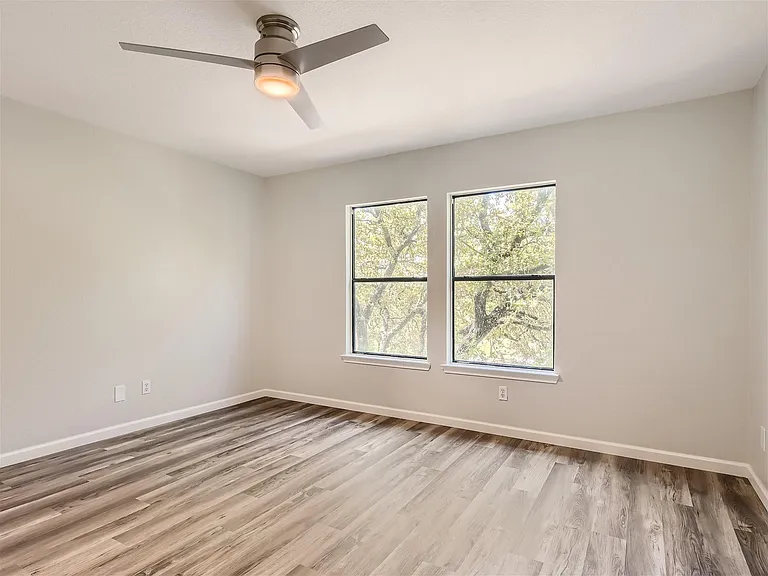 1520 Curameng Cv — Photo 10