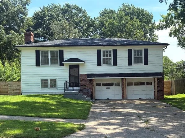 6805 Switzer Ln, Shawnee, KS 66203
