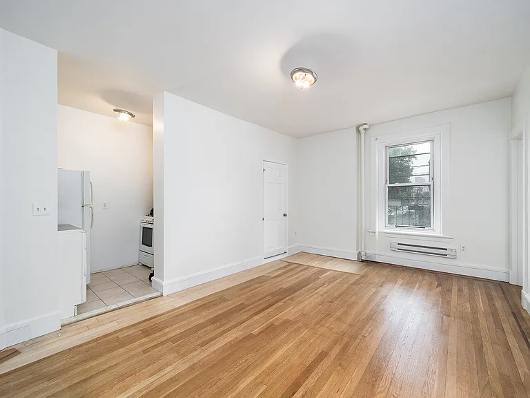 600 Willow Ave #4 — Photo 1