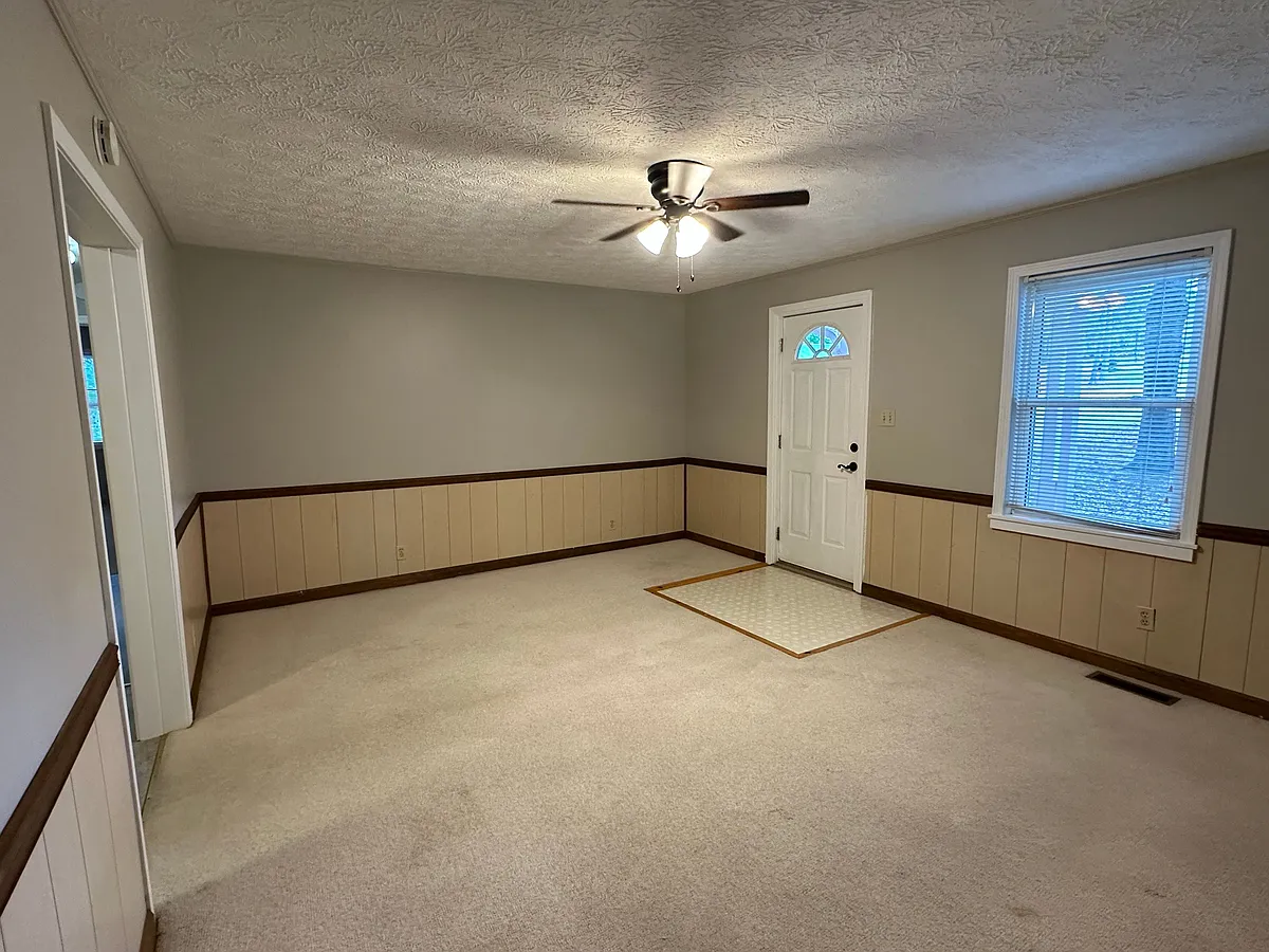 Building Photo - 141 Pinecrest Dr