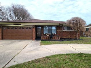 35442 Sunset Dr, Sterling Heights, MI 48312