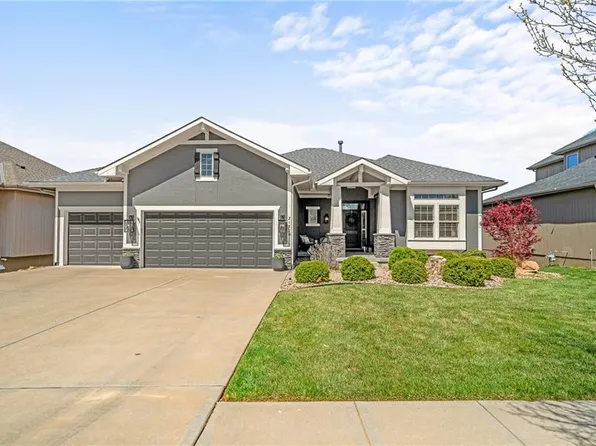 21028 W 108th Ter, Olathe, KS 66061