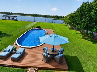 4228 Scenic Dr, Dickinson, TX 77539