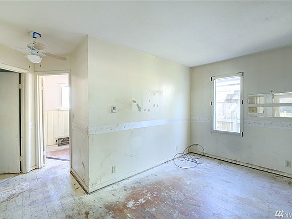 5th image of 10329 Interlake Ave N