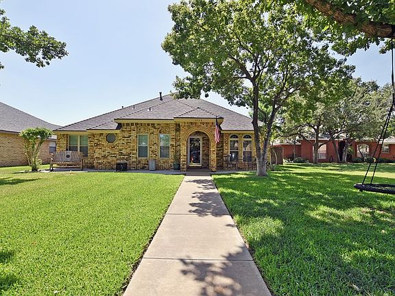 3rd image of 4528 Fountain Ct