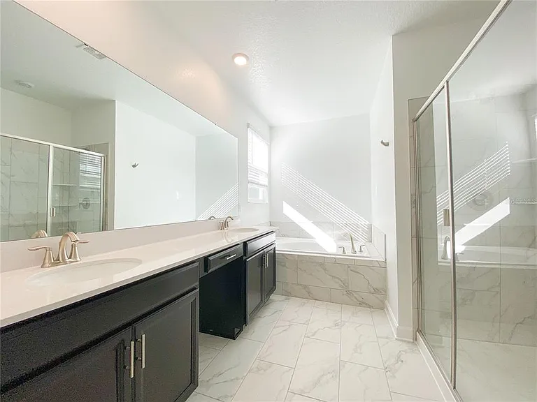 977 Leader St — Photo 20