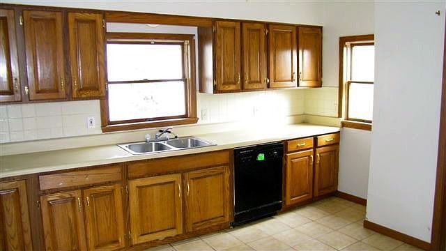 1st image of 499 Tenney Ave