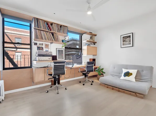 130 West 16th Street image 5 of 6