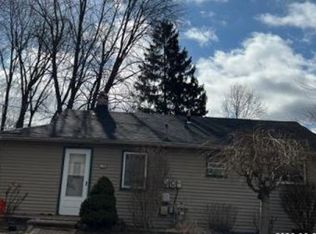 2626 Cascade Ct, Westland, MI 48186