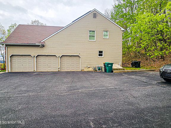 3rd image of 57 Teaberry Dr