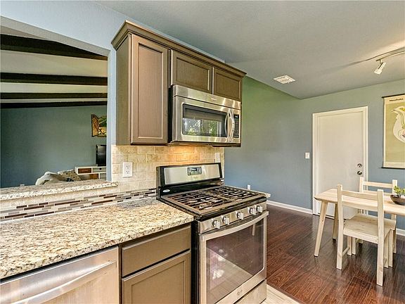 5th image of 9704 Ochiltree Dr