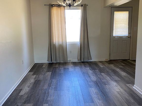 3rd image of 2608 Cardinal Dr